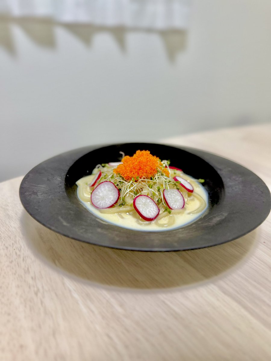 jeshiko_study's tweet image. 冷凍うどんを、
盛り付け魔法でちょっとだけオシャレ風に🪄
完璧に自己満だけど…
こういうコトも楽しんじゃう私、キライじゃない😌✨

#おうちごはん #ひとりごはん #簡単ごはん #うどんアレンジ