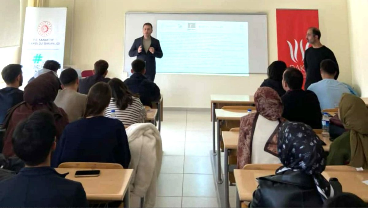 TC_DAKA's tweet image. Bitlis’te “Siber Vatan 2026” bilgilendirme toplantıları başladı!

bitlishaber13.net/bitliste-siber…

🌐 Başvuru: sibervatan.org
📅 Son başvuru tarihi: 22 Kasım 2025

@beusosyalmed
@siber_vatan