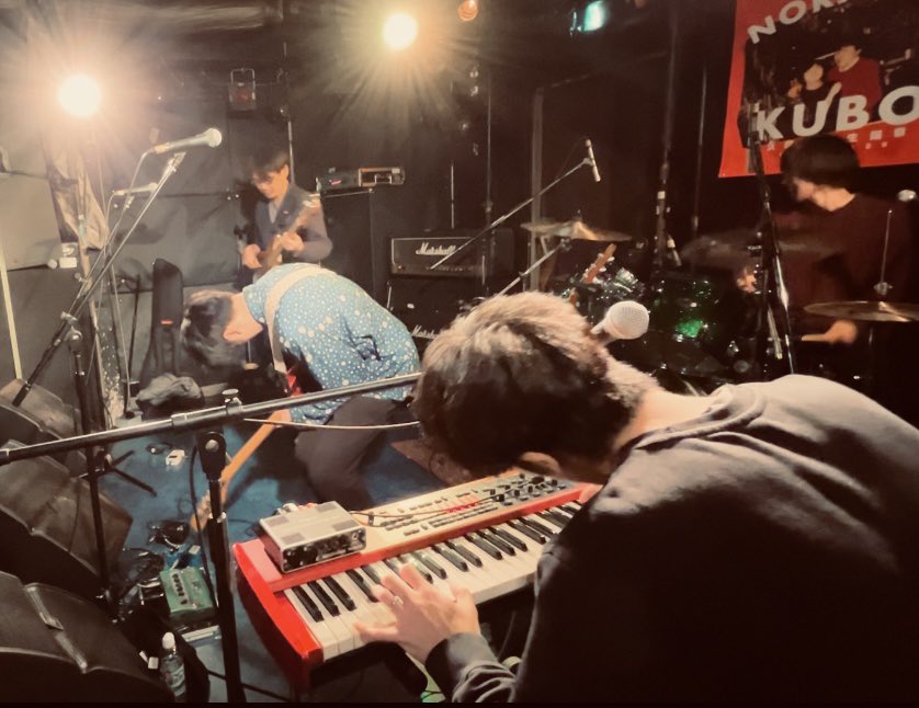 横田悠二BANDは良いと思っている！

4人で音を鳴らすのがとても楽しみだし、
終わった後の帰り道には、
とても生きてる！という感じがするんだろうなと想像している。

11/30のヘブンズロックライブも
あの階段を登って地上に出た時、
キラキラとした気分になってもらえるようなライブをしよう。