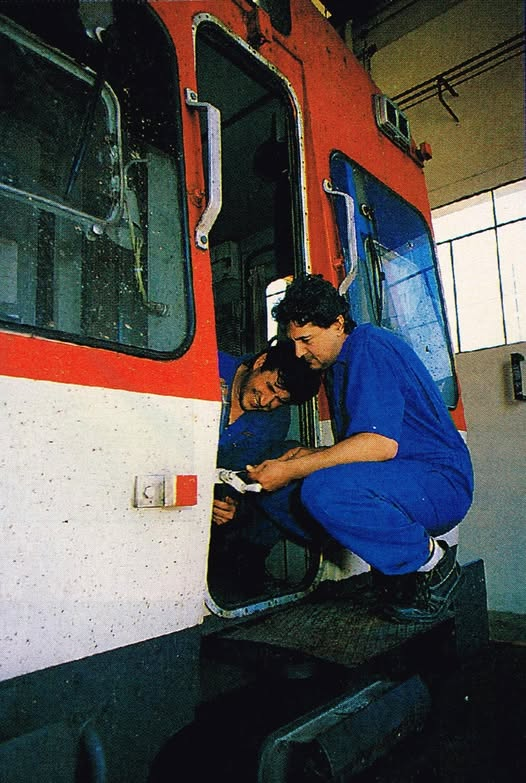 Mantenimiento integral en los años 90.-
 Foto : J.F.B.