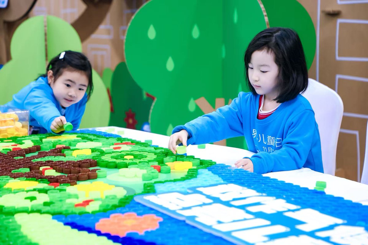 UNICEFChina's tweet photo. UNICEF China’s #WorldChildrensDay event is livestreaming now!
Children, celebrities and youth activists will discuss how to empower children to lead climate action and inspire people to #StepUpForClimate.
Watch online here:
https://t.co/owkUdbyLmH https://t.co/qqNVhcqwjn