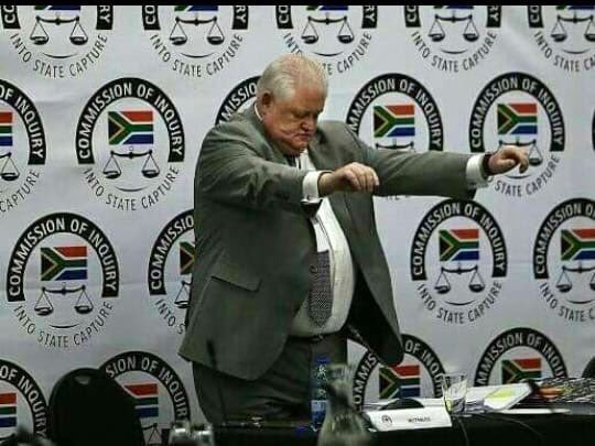 SimonRossouw's tweet image. I just arrived and Commissioner Mandlanga just went from 0 to 100 on Brown Mogotsi. 🙆🏾‍♂️I haven&apos;t had time to make popcorns, never mind putting the beers in the fridge!
#MadlangaCommission