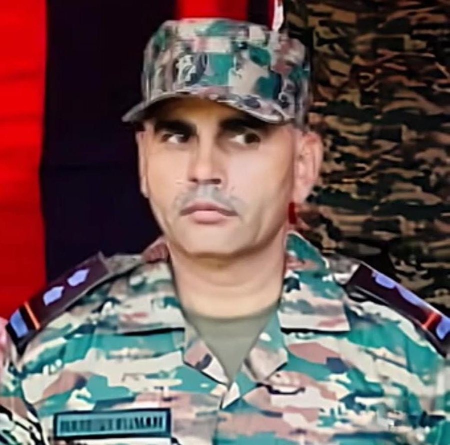 पठानकोट में तैनात गुरुग्राम जिले के गाँव डाबोदा के वीर सैनिक सूबेदार नरेश कुमार यादव की शहादत का समाचार अत्यंत दु:खद है। मैं शहीद नरेश को भावपूर्ण श्रद्धांजलि अर्पित करता हूँ और उनके परिवार के प्रति अपनी गहरी शोक संवेदनाएँ प्रकट करता हूँ।

दुख की इस घड़ी में पूरा देश, पूरा