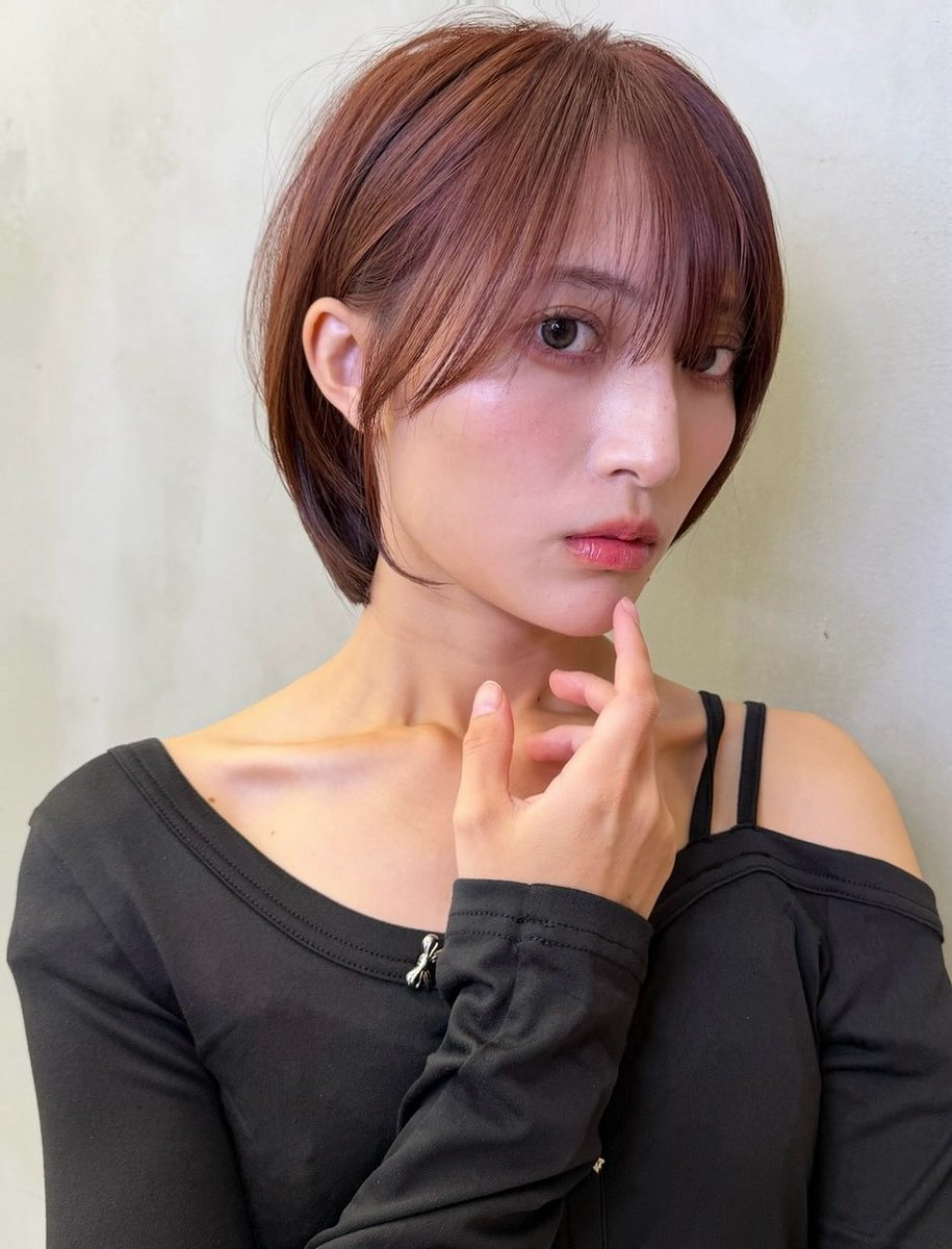 なこページ 陽にあたって吐く煙は少し青い . 付き纏う寒色は解体できる