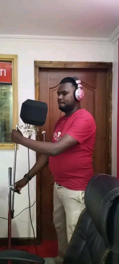 Akambafm's tweet photo. Ni Throw Back Thursday
#AkambaFM #RadioYaMúkamba #KasaNgai #TBT
0768555755 / 0700242424
Nairobi | Machakos | Kajiado | Kiambu - 106.5 FM
Kitui - 100.8FM
Makueni - 106.2FM
Mombasa - 106.8FM
Voi | Taveta - 89.3 FM https://t.co/2mN3IqM7l6