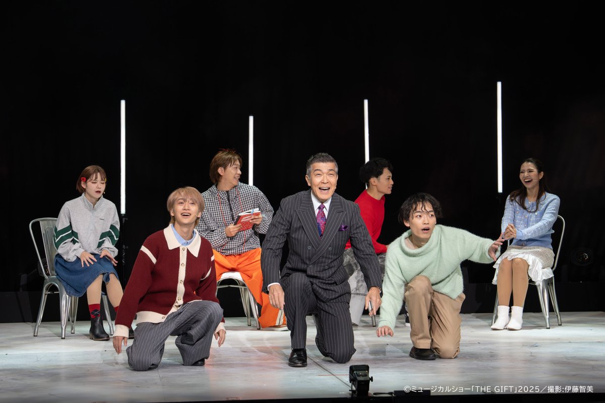 thegift_jp's tweet photo. #THEGIFT 本日20日は、18時30分開演の夜公演です🌙

東京公演は明日の2公演を残すのみとな���ました💫
ルークとマークと個性豊かな仲間たちが作るクリスマスショー🎄

当日券は開演の30分前より販売します🎁
皆様のご来場、お待ちしています🙌🏻
#THEGIFT感想 https://t.co/rzqp9tag1z