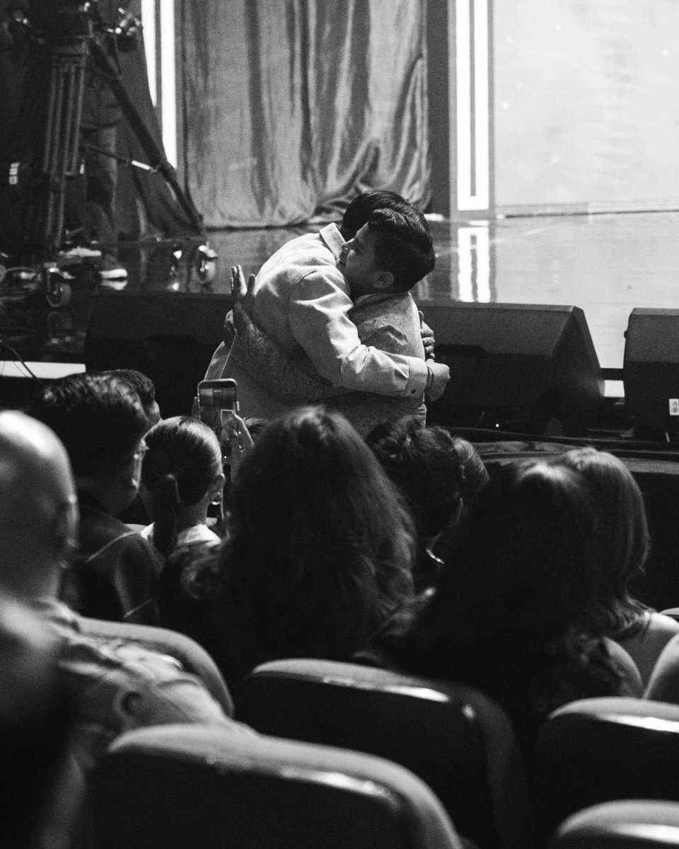 Laleilmanino tweet media