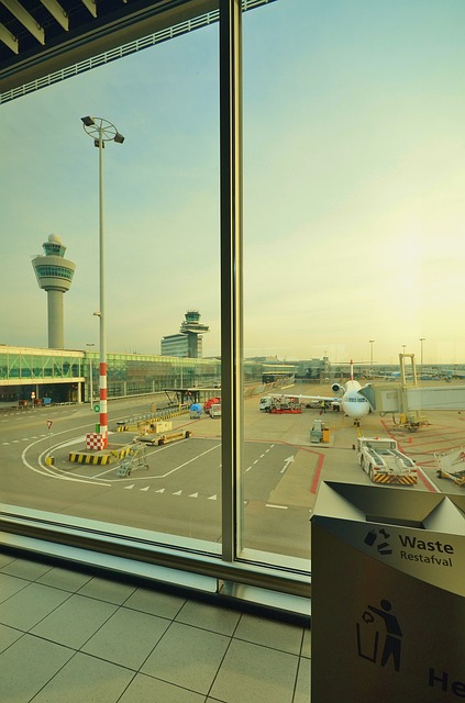 DManagersos's tweet image. Du bist irgendwo am Airport. Ein Anruf, schnell ein Ticket ziehen und schon geht die Reise wieder los. #Krisenmanagement #ManagerSOS #2025
