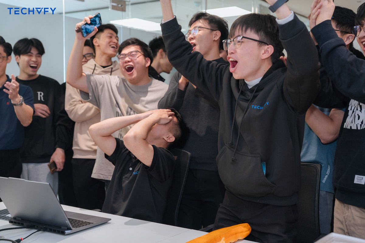 Techvify_Japan's tweet image. ⚔️League of Techvify

Men’s Day 2025では、日頃からプロジェクトを支える“テクノロジー戦士”たちを称えました。

すべての男性メンバーへ、日々の尽力に心より感謝いたします。これからも戦士の精神で共に挑戦を続けましょう。
#LeagueOfTechvify #MensDay2025 #Techvify