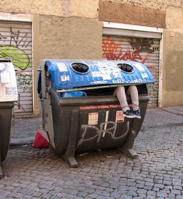 MaxVonKreyfelt's tweet image. Column: nieuwe intern politiehandleiding criminaliseert de burger
Max von Kreyfelt

Je slaat zo’n politiehandleiding open over “anti-institutioneel gedachtegoed” en één vraag dringt zich op:
welke ambtenaar heeft dit met een stalen gezicht en betonnen hersenhelften zitten typen?…