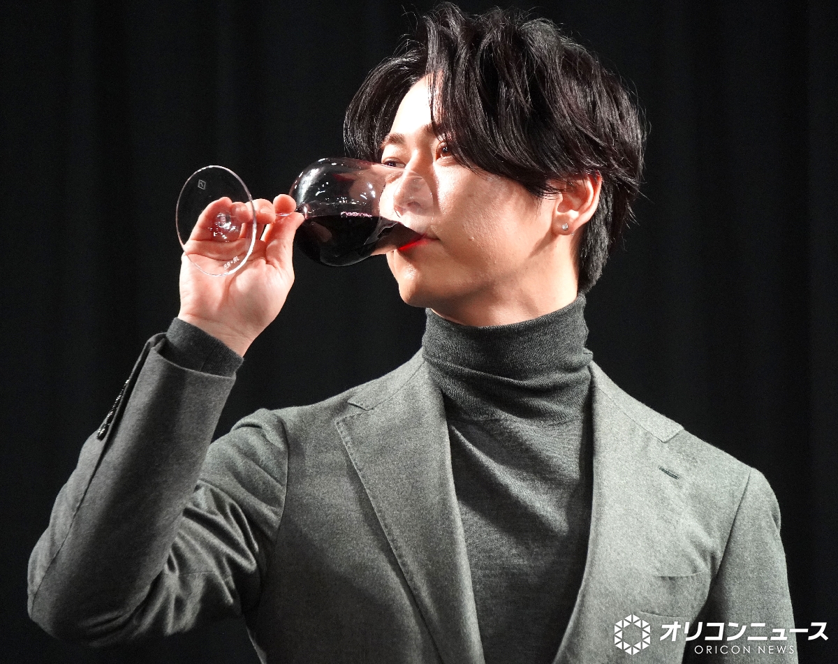 亀梨和也、山下智久と ぜいたくなワインで乾杯🍷 「”修二と彰”もやらせ