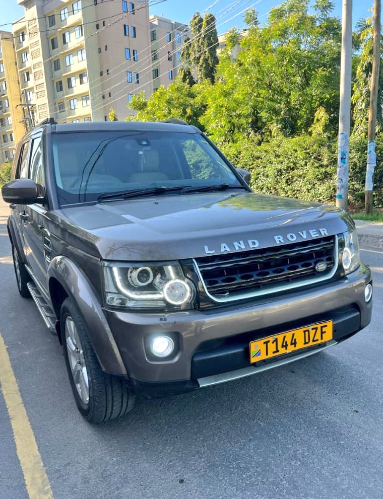 Eng_Matarra's tweet photo. LANDROVER DISCOVERY 4 🔥🔥
REG" #DZF
▪️Cc. 3000
▪️Full Ac 🌧
▪️Year 2015
▪️Diesel ⛽️
▪️Noble Gear
▪️7 Leather Seats 💺
▪️OG-Sport Rims 🛞
▪️Android Tv 🖥 🎶
▪️Full Documents ✅️
#BEI - MIL 28.5
IPO DAR
CALL 📞 📲-0793022184
WHATSAPP-0719542184
CHUMA KIMESIMAMA HATARI https://t.co/61u7cySxwL