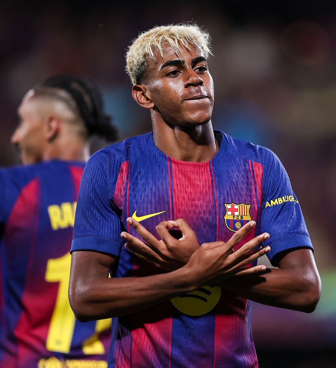 BarcaNewsFRA's tweet image. 🚨 Si Lamine Yamal est apte à débuter le match contre Chelsea, il publiera une vidéo sur sa story Instagram avant le match.

(@mundodeportivo)