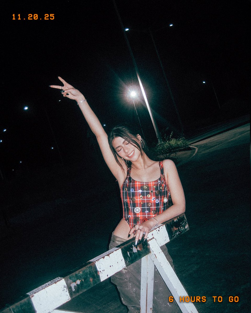 damnmikha's tweet image. mikhalites eating well this afternoon 😋