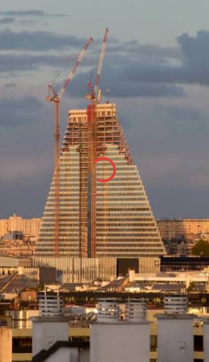 CapAdrien's tweet image. justement on l’aime contra #Hidalgo qui n’y est jamais et a dégradé le quotidien des parisiens : saleté , insécurité, mobilité en rade, dette abyssale, fric gaspillé… #saccageparis