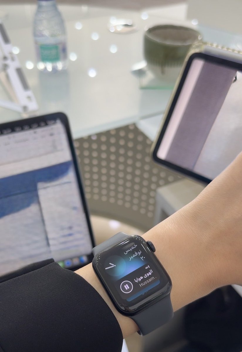 إختلاس لحظةٍ ما في منتصف عبثية اليوم ثم العودة لمزاولة الحياة
- فكرة نَجاة