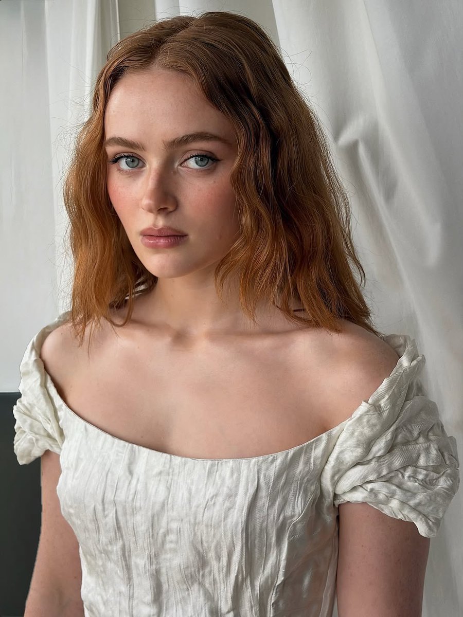 FilmUpdates's tweet image. Sadie Sink will make her MCU and West End debuts in 2026.