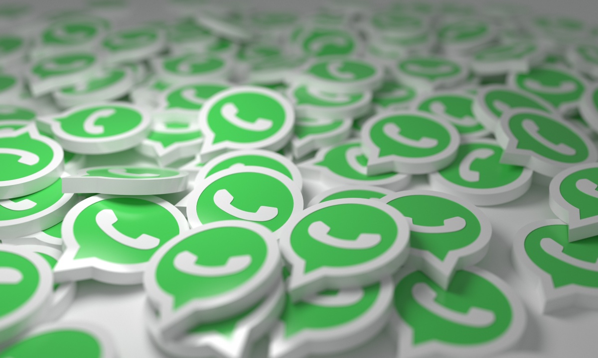 WhatsApp, allarme privacy: scoperti 3,5 miliardi di account esposti infosec.news/2025/11/20/new…