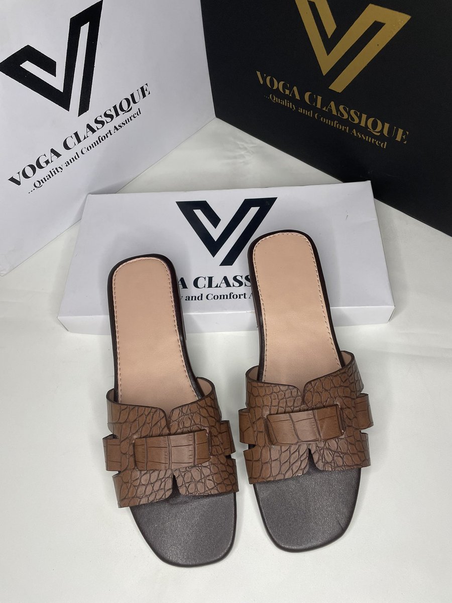 Handcrafted footwear for ladies!!!
VOGA CLASSIQUE 

Price:₦9,000

Production duration:7 working days