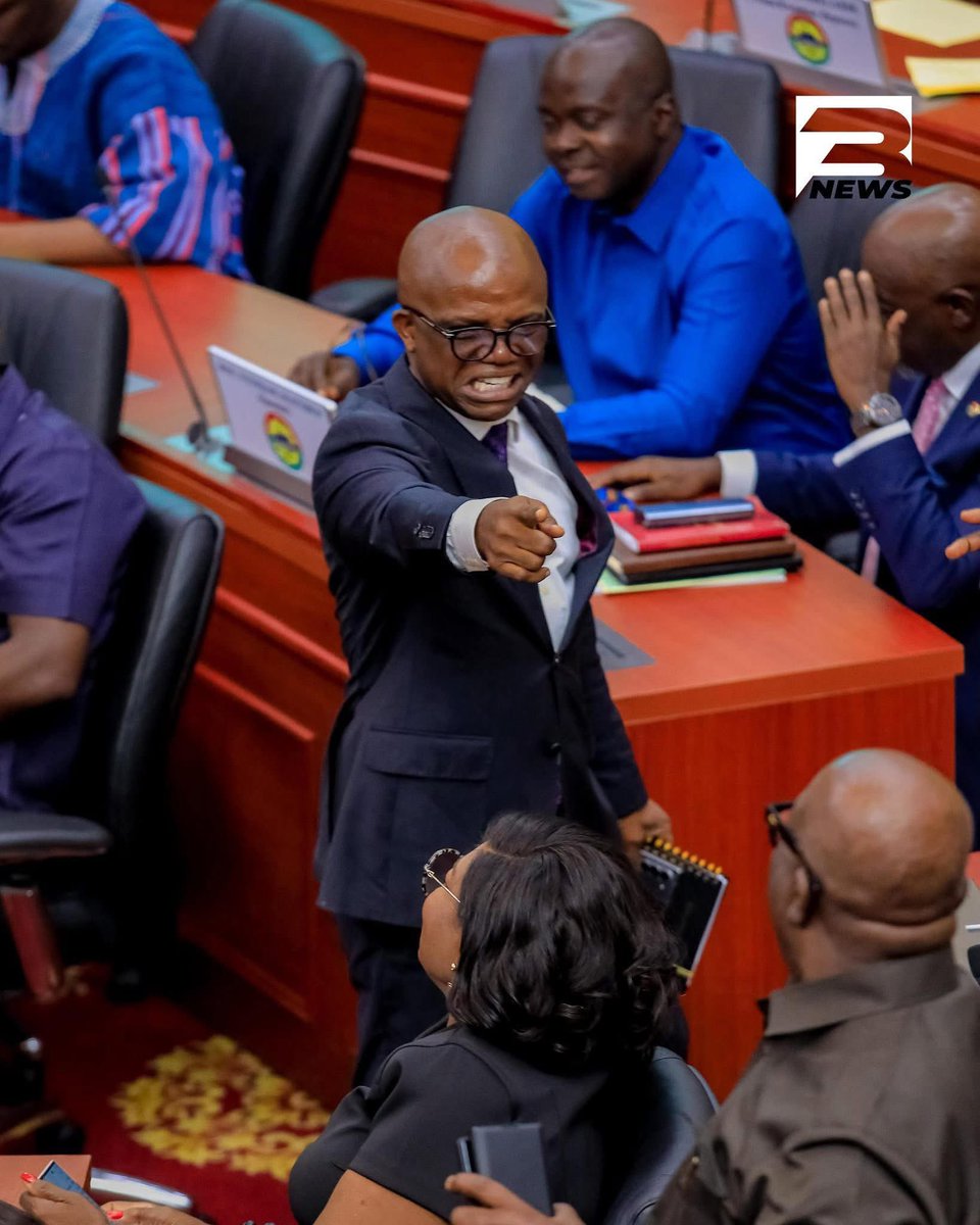 GiovaniCaleb's tweet image. Give us money &amp;amp; breast (chicken breast)