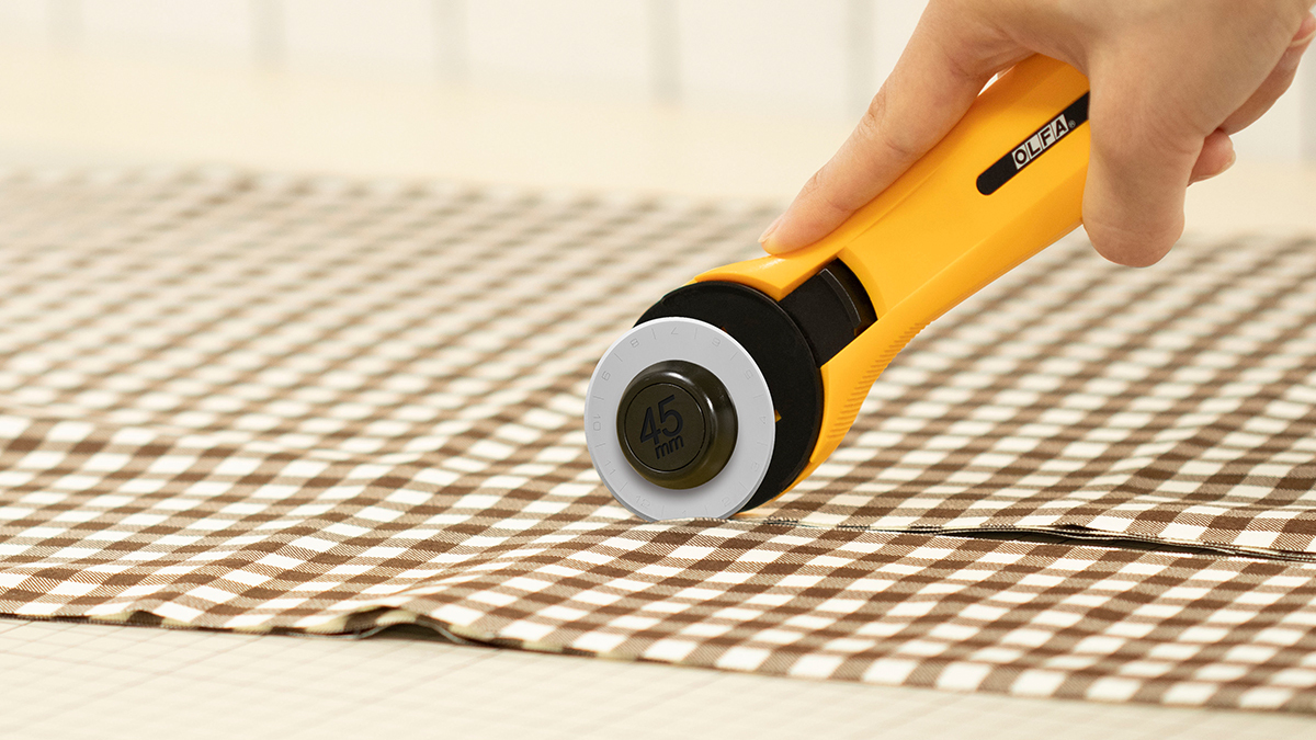 【新品】オルファ　観音笑窪 楽天市場】olfa カッター 限定カラー（花・ガーデン・DIY）の通販