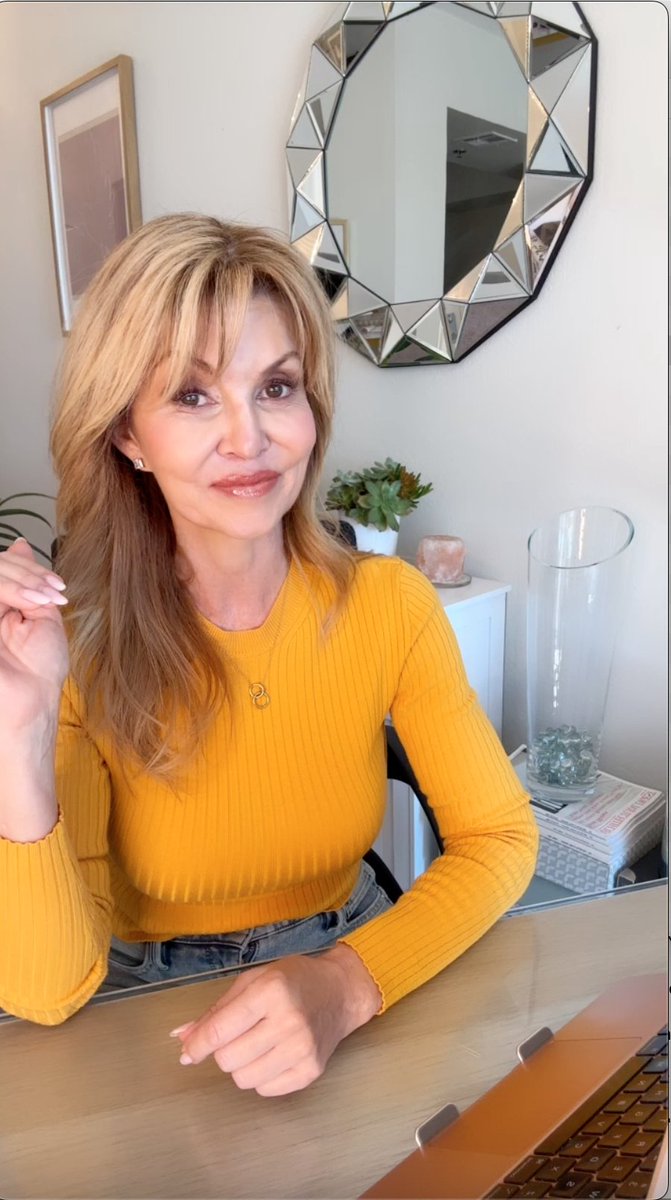 Hunter_Phoenix's tweet image. One of those moments... mid shooting a #spokesperson  #ugc ... lol! I didn&apos;t think I looked that tired 😂
#UGCcreator  #ugccommunity