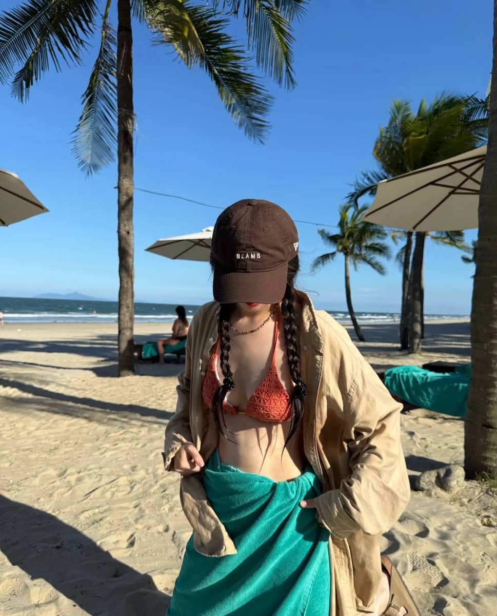 JasperVix's tweet photo. 大家都是成年人，人生的路還很長
不管你是獨自在外拚搏💼
還是欠債、卡案件在躲‼️
私訊我☎️給你更好的方向👍
《LINE：0989462972》
#沙灘 #陽光比基尼 https://t.co/t885sOtE6U