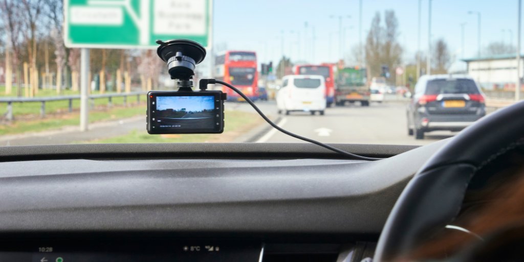 Test de dashcams : des qualités inégales et un usage toujours délicat sur le plan légal 🎥. Le Touring Club Suisse a testé sept dashcams de différentes gammes de prix. En savoir plus 👉 brnw.ch/test_de_dashca…

#myTCS #TouringClubSuisse