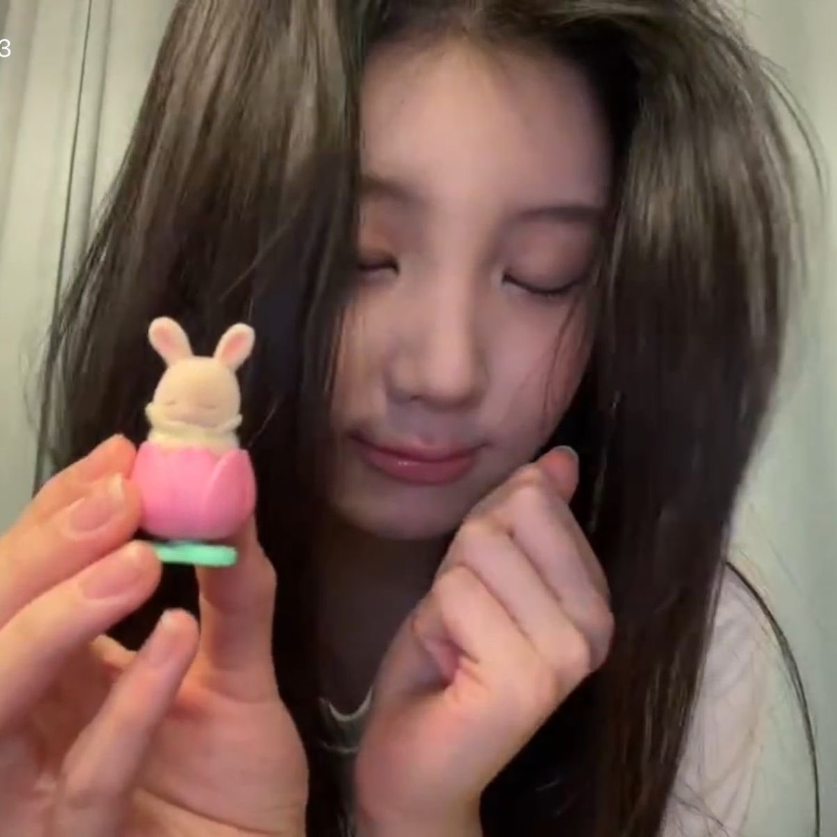 mingieaye's tweet image. 원희 라방 좋은점 이 사진 4장으로만으로도 설명 가능함