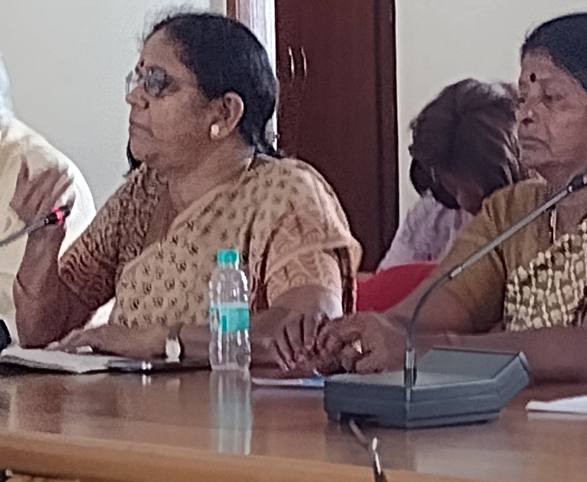 Dr.Prathibha, President of <a href="/GATWUKar/">Garment And Textile Workers' Union</a> says almost all garment workers are perennially in debt given that Kar Govt hasnt revised min wages for garment workers for years. In the round table on m.wages organised by <a href="/aicctukar/">AICCTU Karnataka</a> everyone is stressing how low min wages is a social crisis