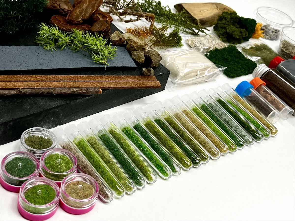 【セガワモデリング #ジオラマ 資材の福箱2025】 
本日11月20日(木)22：00より発売予定です。
（22：00以降に在庫補充されます）
税込み4200円。送料無料、とにかく詰め込みます。最低限、画像にある資材やパーツは入っています。
よろしくお願いします。
販売ページ
segawa.shop-pro.jp/?pid=184016931