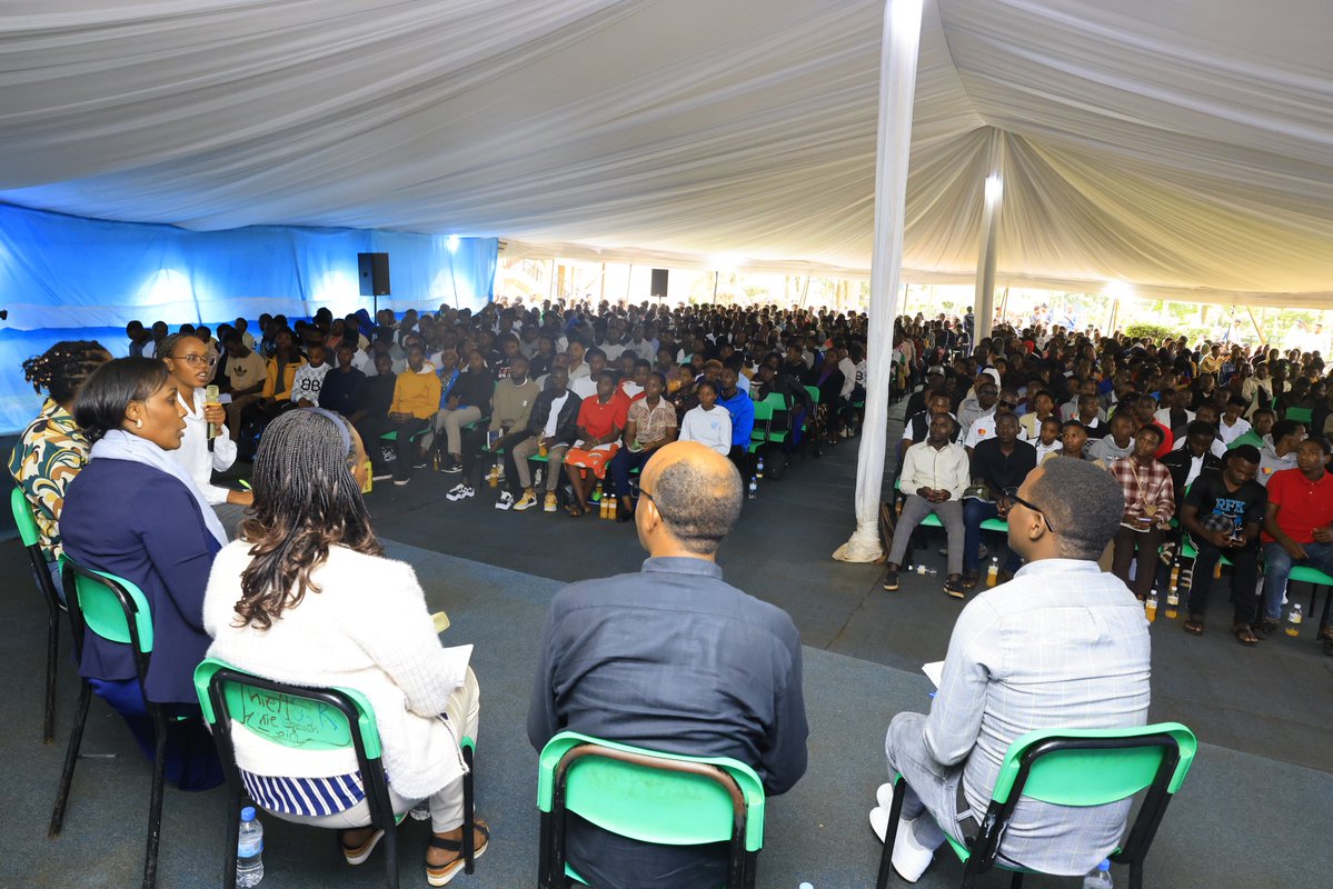 MCFScholarsUR's tweet image. Healthy relationships start within. When you invest in becoming your best self, you naturally attract the right friends.
Thank you panelists for the insightful discussions during the Mental Health Day celebration @UR_CoE yesterday. 
Theme “Healing Through Friendship.”