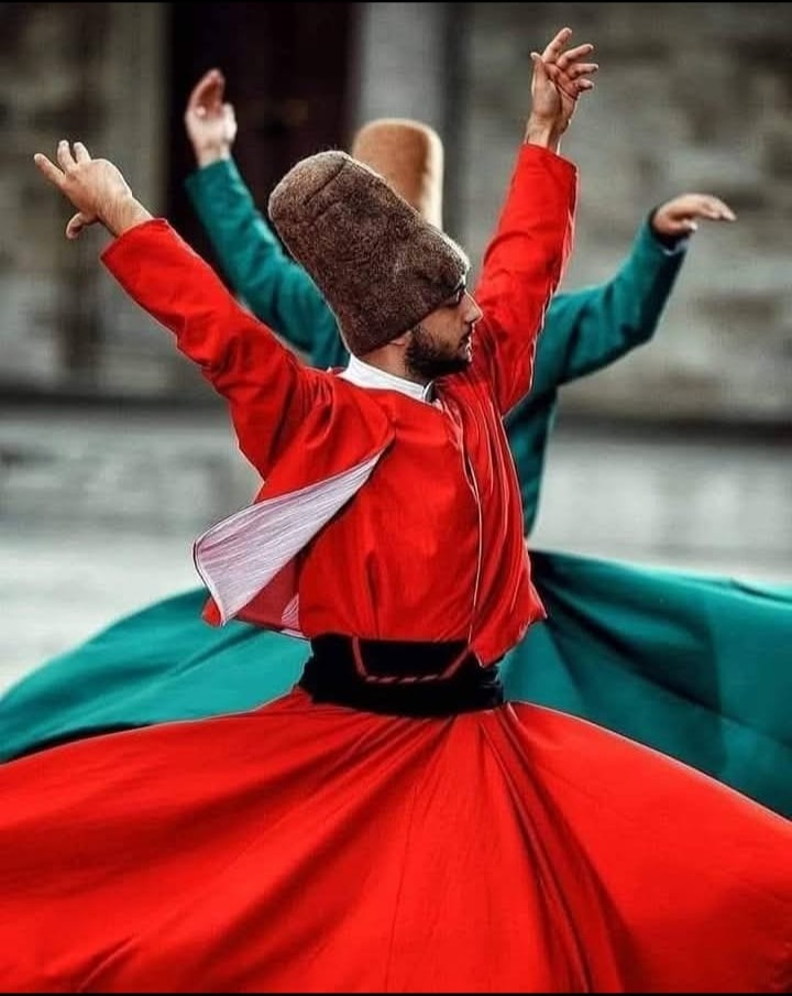 عشق جنت عشق دوزخ عشق تو مشہور ھے
عشق جنگل عشق منگل عشق تو مسرور ھے

ﻋﺸﻖ ﺭﻭﻣﯽؒ، ﻋﺸﻖ ﺟﺎﻣﯽؒ، ﻋﺸﻖ ﮐﻮﮦِ ﻃﻮﺭ
ﻋﺸﻖ ﺣﺒﺸﯽؓ ، ﻋﺸﻖ ﻗﺮﻧﯽؓ ،ﻋﺸﻖ ﮨﮯ ﻣﻨﺼﻮﺭ

عشق جلنا ، عشق مرنا ، عشق دردوں کی دوا
عشق مالک ، عشق صاحب ، عشق انوارِ خُدا،

#اردو_زبان