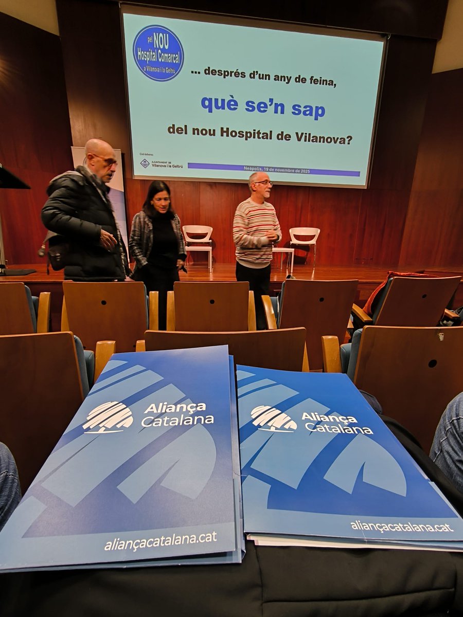 Ahir vam ser a l’acte de la fundació pel nou hospital.

El Garraf fa anys que espera aquest moment, i la nostra gent mereix que aquesta vegada sigui real.

Per això sempre hi som: Perquè darrere de cada promesa hi ha famílies que esperen, pateixen i confien. #SalvemElGarraf 💙