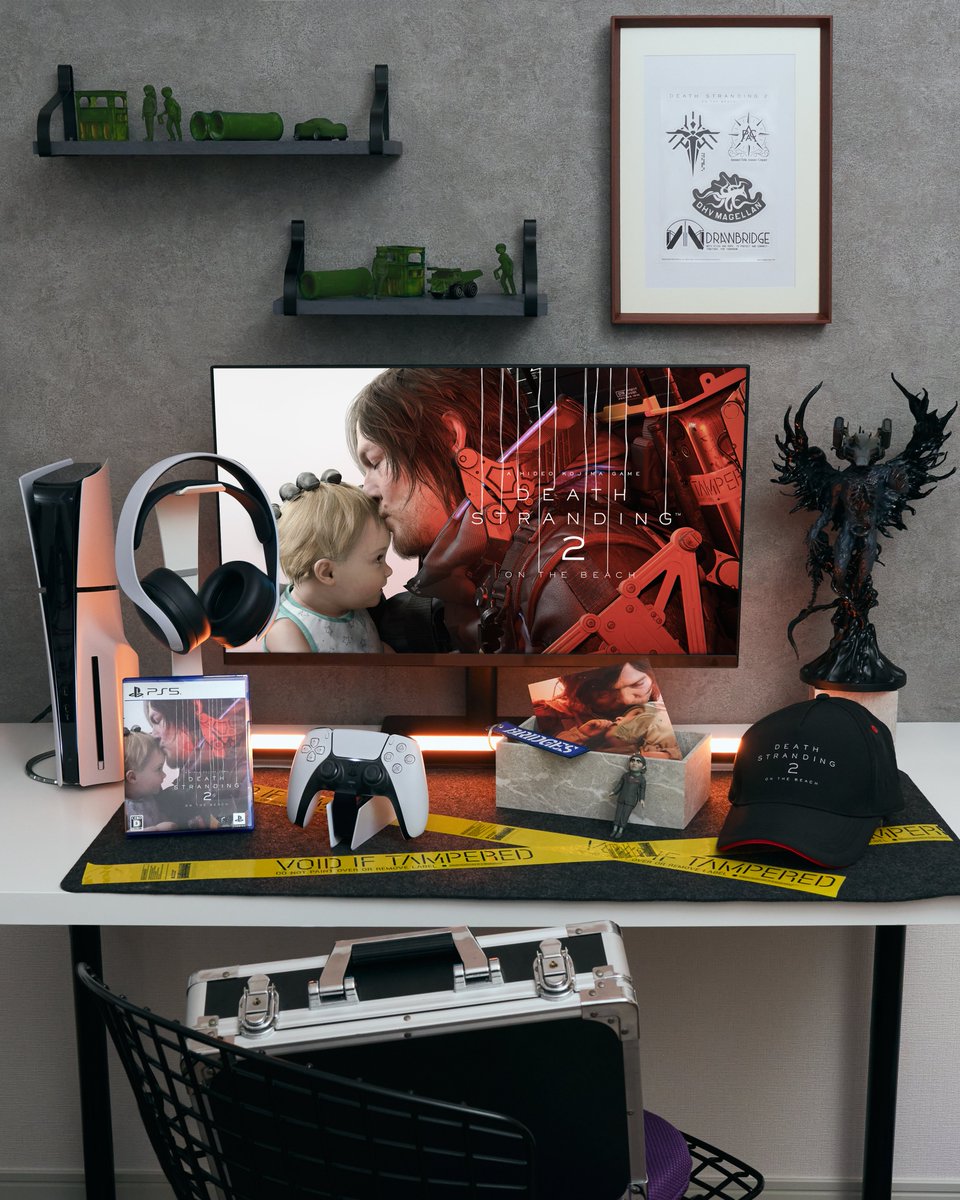 PlayStation_jp's tweet image. 本日は #ゲームの日 ということで、ゲーム部屋の写真を集めてみました！

どのゲーム部屋が好み？みんなはどんな環境でゲームをしてる？
ぜひリプライで教えてください！