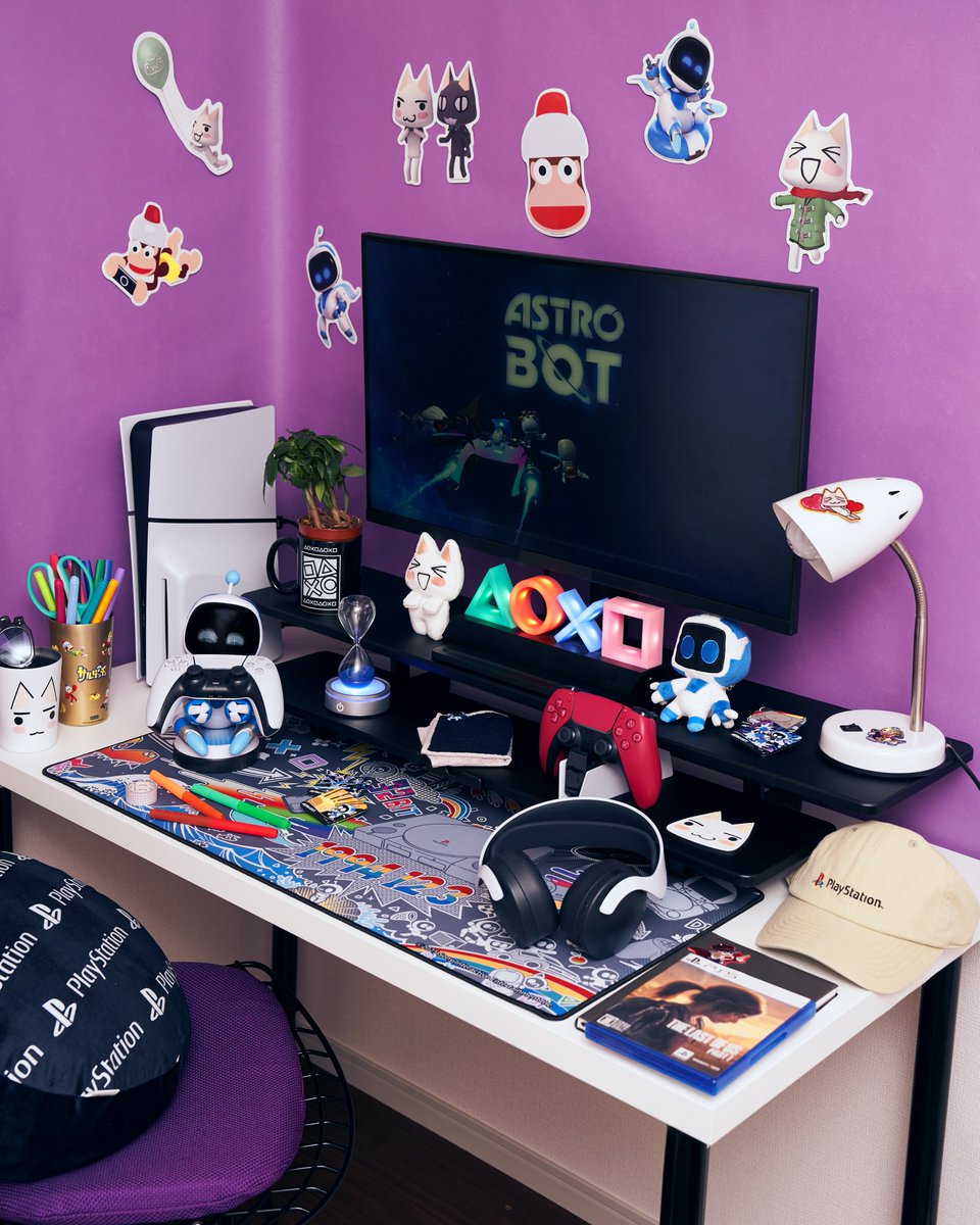 PlayStation_jp's tweet image. 本日は #ゲームの日 ということで、ゲーム部屋の写真を集めてみました！

どのゲーム部屋が好み？みんなはどんな環境でゲームをしてる？
ぜひリプライで教えてください！