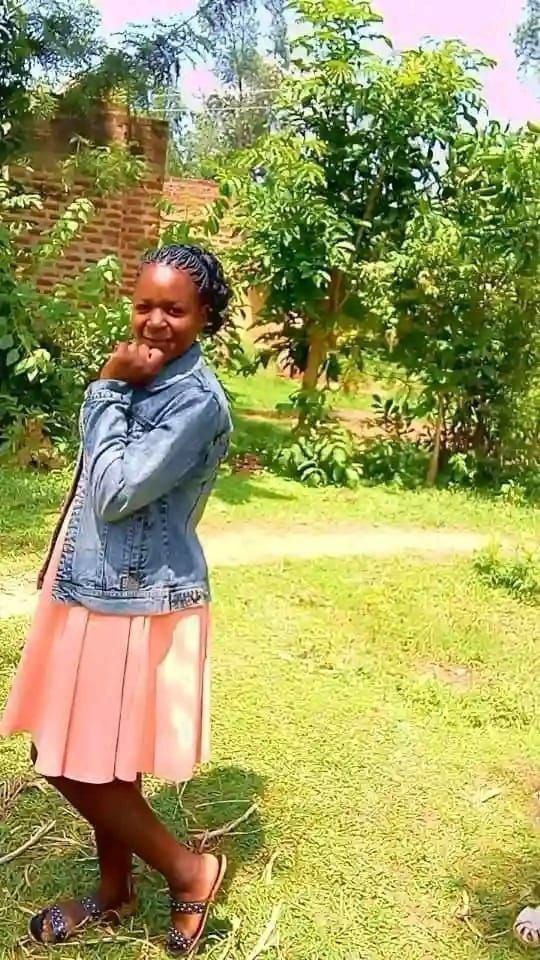 Shadia_shaky's tweet image. Finally found her trending videos🎥👇