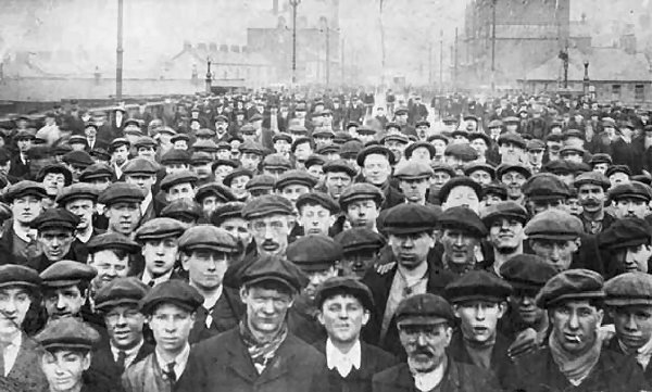 Belfast photo :1914 during World war 1 , Orange Order march East Belfast Loyalist take up Brooms in the Sanctuary  Heaven of H&amp;W shipyard, It's believed there was more Loyalist in the shipyard than the entire British army at the time 

Lest we forget 🍒