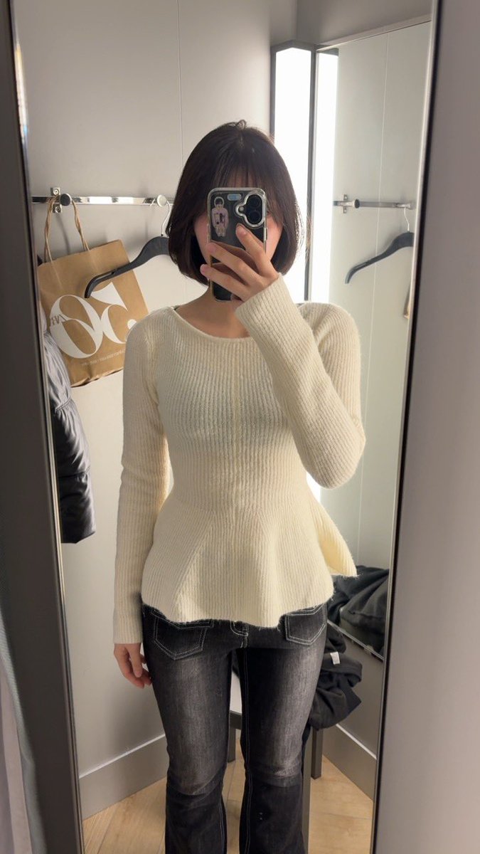 aayuushi9's tweet photo. またH&amp;Mでかわいいのみつけた🎶
買いました🛍️サイズXS🧍‍♀️ https://t.co/yqPsxzy5SD