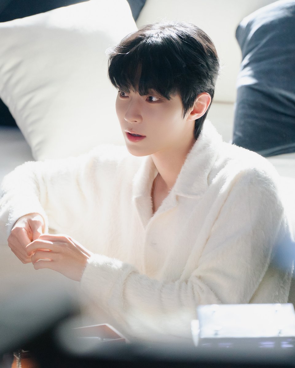 knstudio_official tweet media