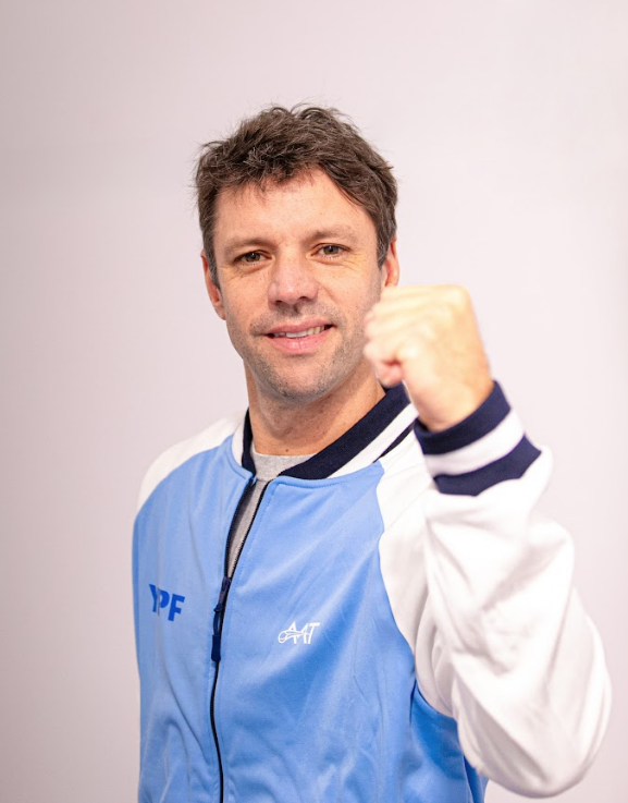 puppotenis's tweet photo. Desde las 13.00 (ARG) #Final8 #CopaDavis
#ARG-#GER
-@tometcheverry vs. Jan-Lennard #Struff o Yannick #Hanfmann
-@FranCerundolo vs. Alexander #Zverev
-@HoracioZeballos / @andymolto vs. Kevin #Krawietz/Tim #Puetz
📺 #TyCSports #DSports
📷 #PrensaAAT https://t.co/I8Ht1X6sAY