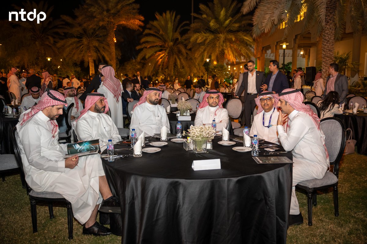 ntdpsa's tweet image. البرنامج الوطني لتنمية تقنية المعلومات وشركاء النجاح @Retal_sa, @aqarapp,  @CanonMEA , @REGA_KSA , @seedra , @ParsonsCorp , @ZacuaVentures يختتمون النسخة الأولى من برنامج #NeoCity بتخريج 10 شركات ناشئة في التقنيات العقارية «#PropTech»، ضمن الفعاليات المصاحبة لمعرض…