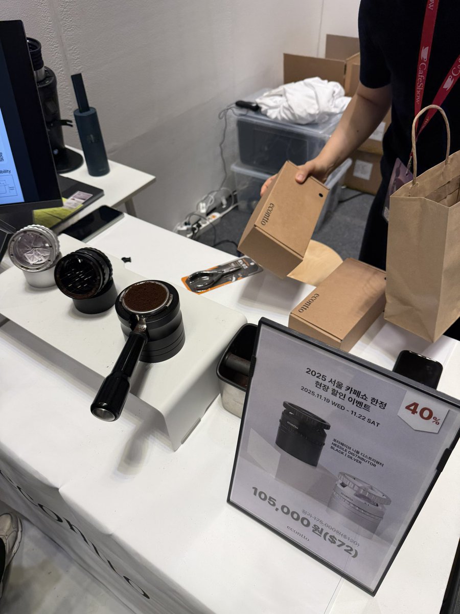 rdespressolab's tweet image. アンドレアに見せびらかしに行ったら一個持って行かれた😂