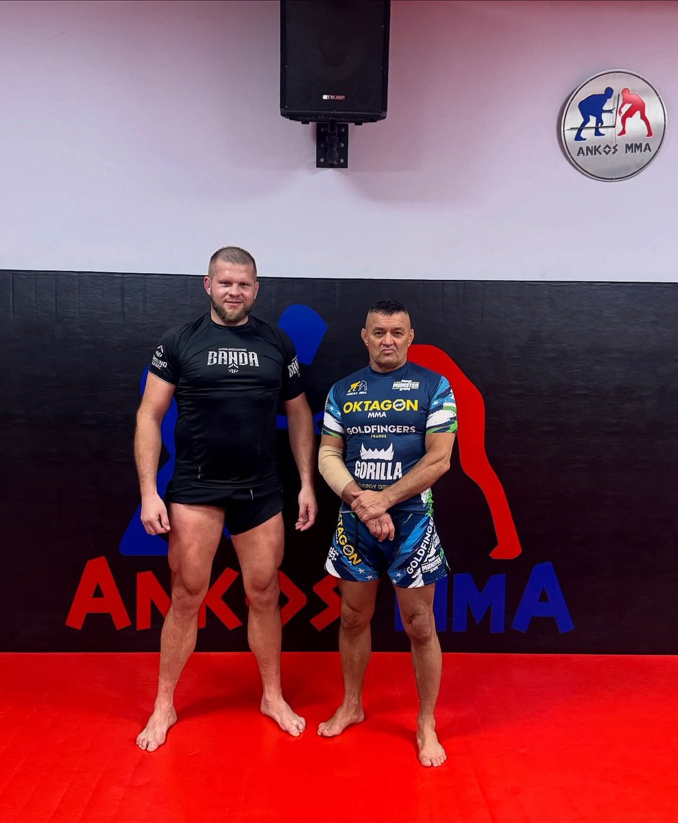 InTheCagePL's tweet image. 🔥 No i pięknie! 🔥
@MarcinTybura na macie pod okiem trenera Andrzeja Kościelskiego w ANKOS MMA 💪