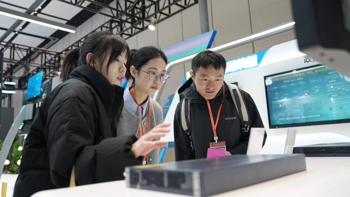 ShanghaiEye's tweet photo. #WorldComputingConference2025 kicks off in #Changsha, #China! 🖥️ 12 themed events—keynotes, cutting-edge tech forums, industry empowerment sessions & innovation exhibitions. Let’s geek out! 🚀 #ChangshaTech #DigitalInnovation #ChinaTech https://t.co/GOCgxspOsl