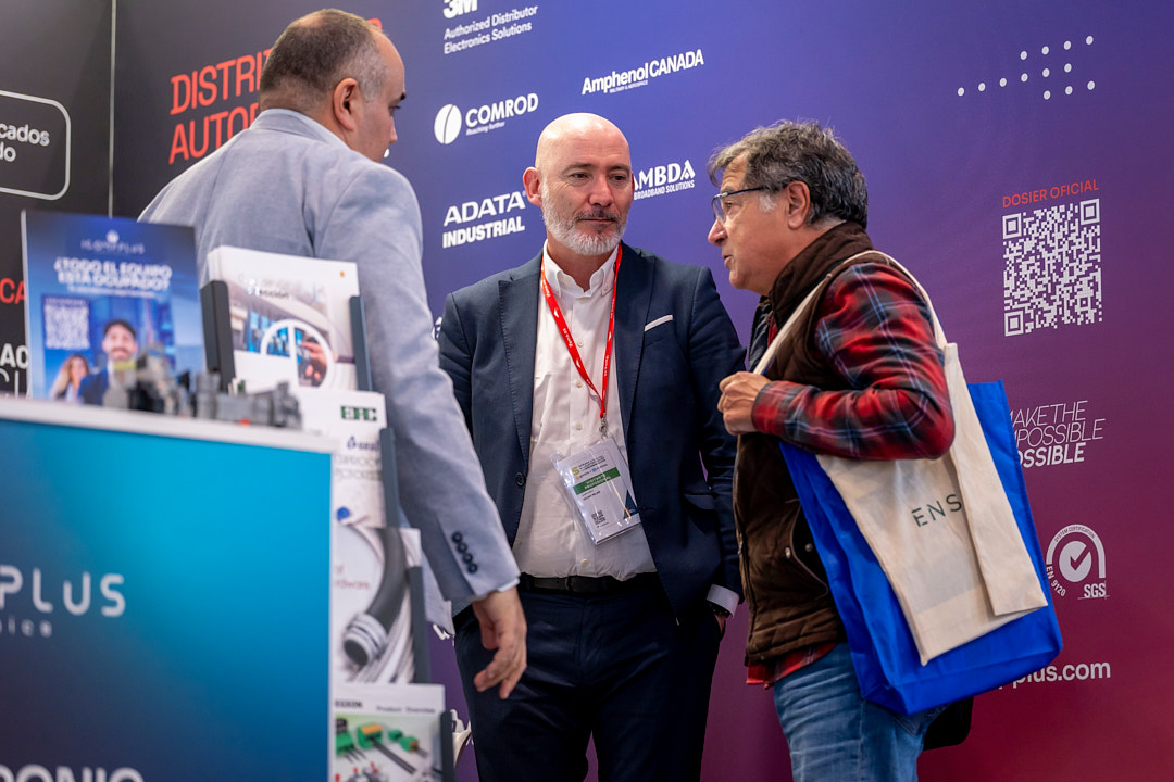 Icomppluselec's tweet image. ¡Último día en @Matelec_!
Tres días que han pasado volando. 
Hoy solo queremos decir: gracias a @SECARTYS, a todas las empresas del ecosistema y a todos los que pasasteis por nuestro stand.
Cerramos con nuevos proyectos, buena energía y ganas de más.
Nos vemos pronto!
#Matelec25