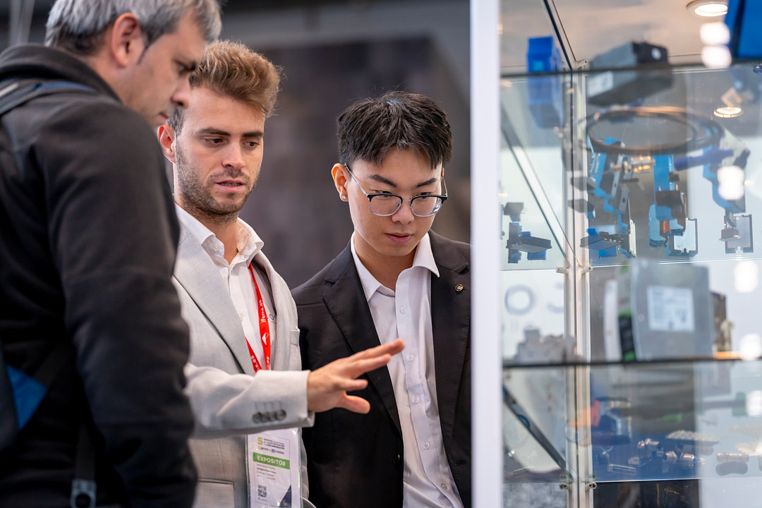 Icomppluselec's tweet image. ¡Último día en @Matelec_!
Tres días que han pasado volando. 
Hoy solo queremos decir: gracias a @SECARTYS, a todas las empresas del ecosistema y a todos los que pasasteis por nuestro stand.
Cerramos con nuevos proyectos, buena energía y ganas de más.
Nos vemos pronto!
#Matelec25