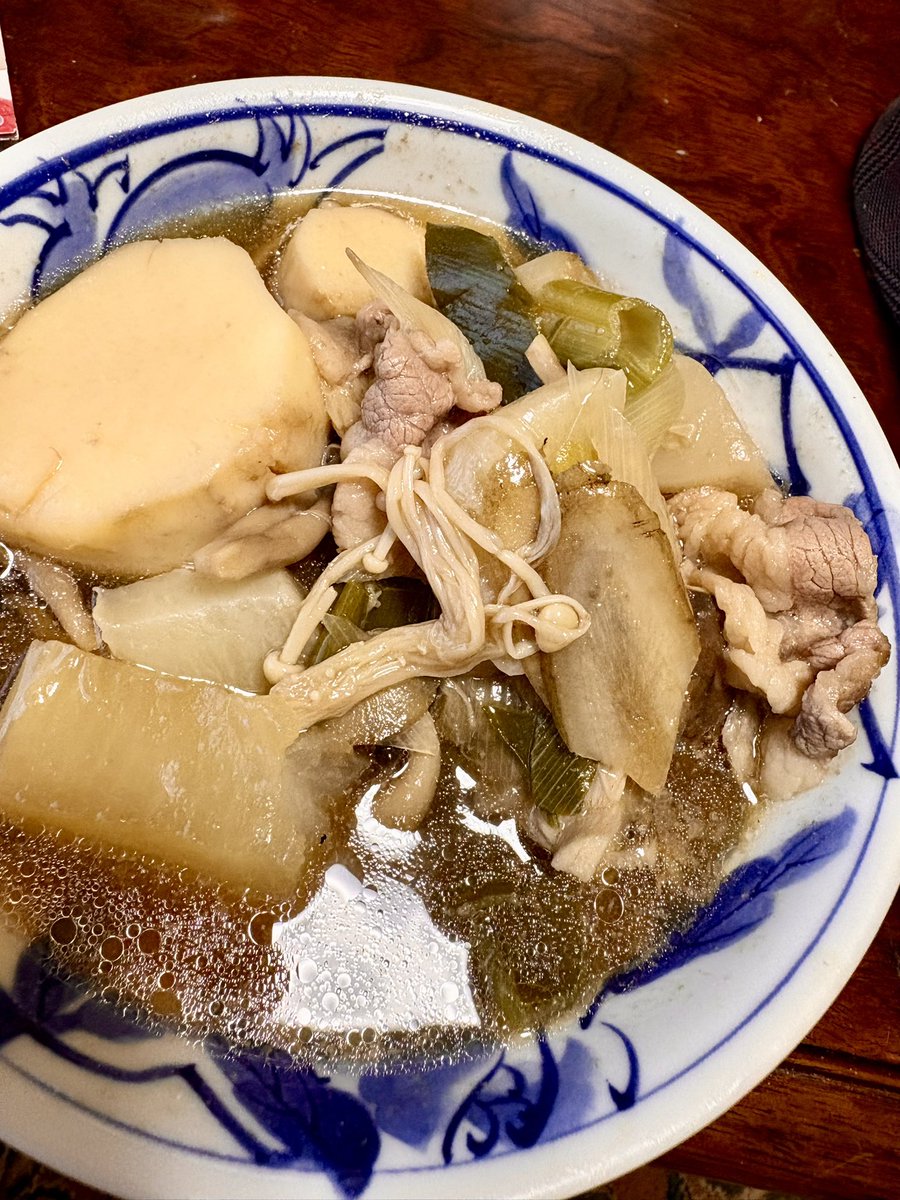 uxtupii's tweet image. 五泉の里芋で芋煮作った！
身体が温まって旨い😋