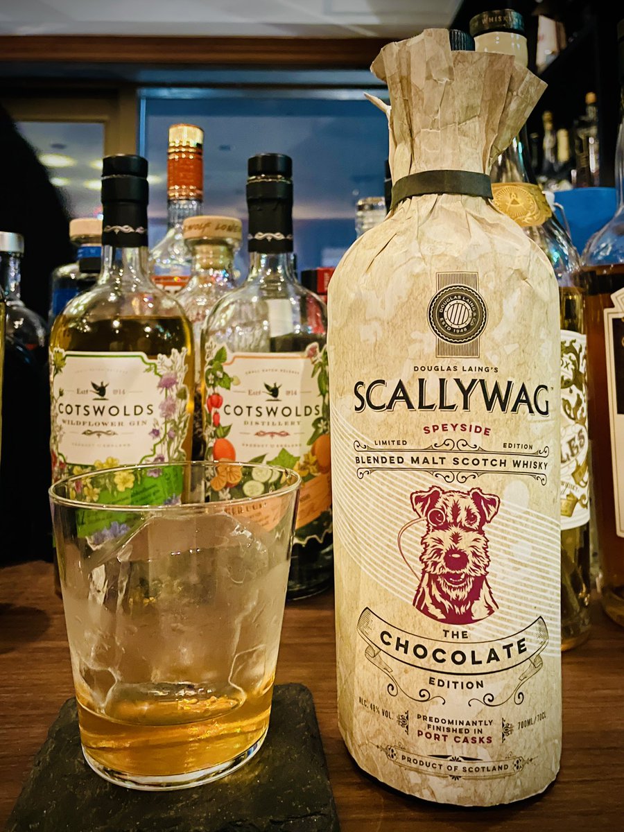 rohiruha86's tweet image. ⁡残業の疲れを癒すべく
@bar_privatestock さんへ。
⁡
ボトラーズのラインナップが
豊富すぎてついつい長居。
⁡
明日は振休。
心置きなく飲ませてもらいます(笑)
⁡
 #bar_privatestock 
 #singleminded 
 #scallywag 
 #provenance
 #ボトラーズウイスキー 
 #最近ロックにハマってる