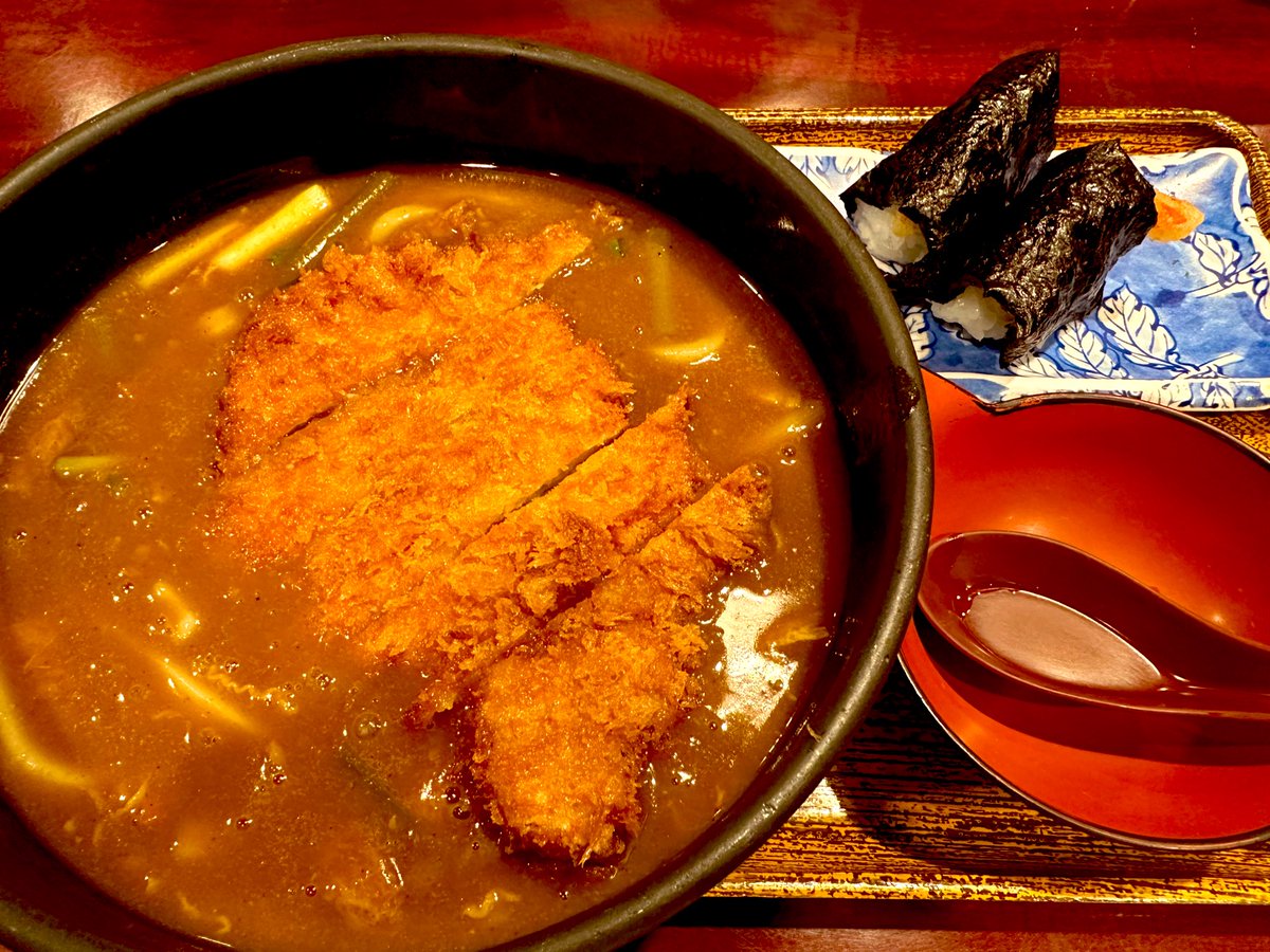 ryota418_uber's tweet photo. とんかつカレーうどんと天むすかなり美味かった👏🏼

味万 本店 https://t.co/2I9jkF8Vby